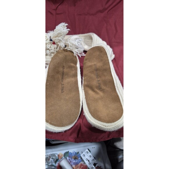 NWT Abercrombie & Fitch Knee High Cable Knit Leather Bottom Boho Tassel Slippers - Picture 4 of 6